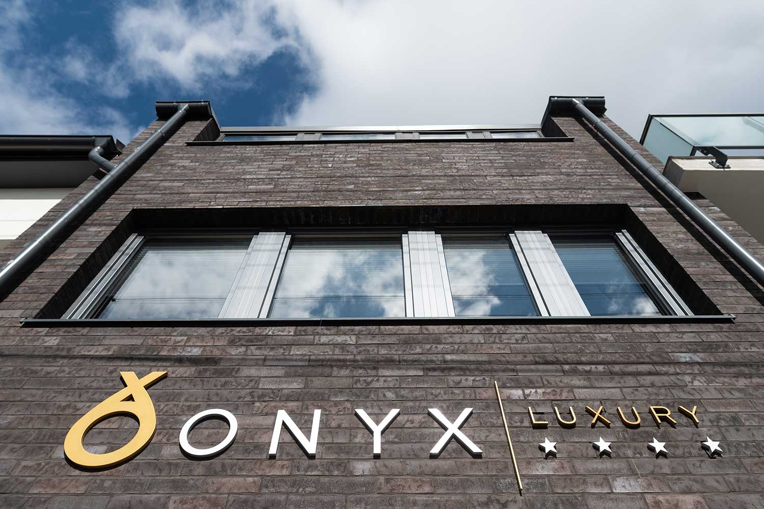 Onyx Luxury