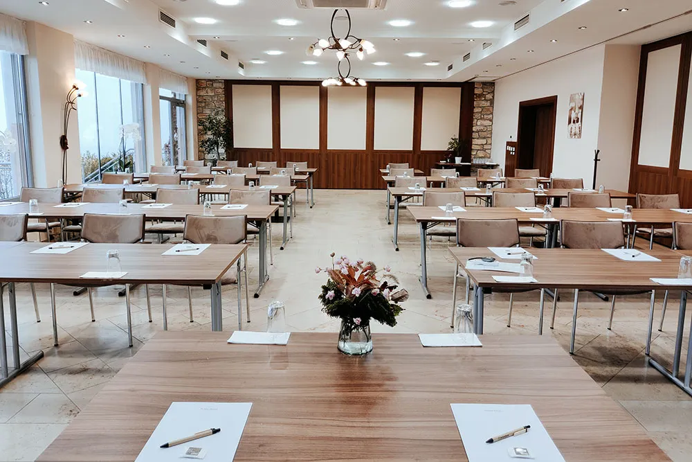 &copy; Hotel Schachner