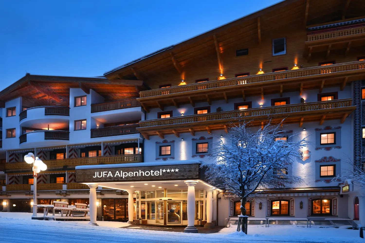 JUFA Alpenhotel Saalbach ****