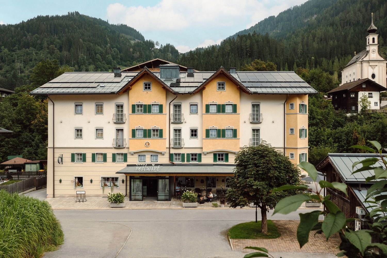 Resl Resort