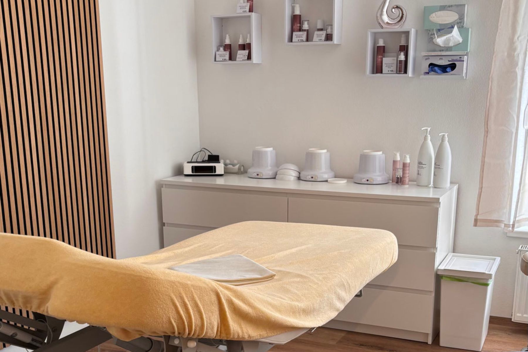 Anita – Sugaring & Laser