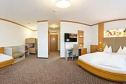 Thermenhotel Kurz ****