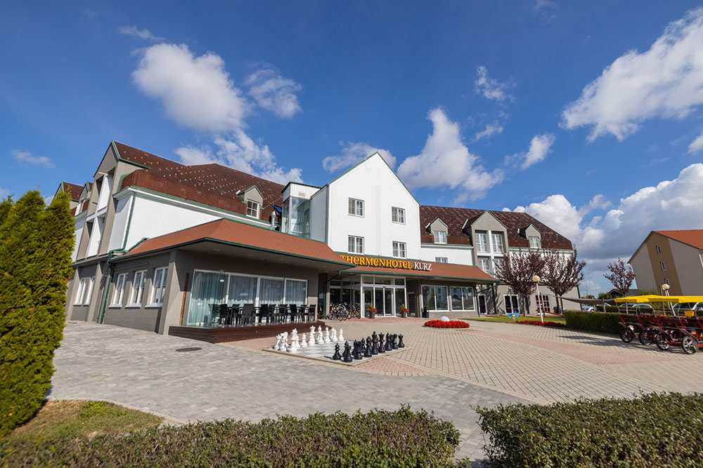 Thermenhotel Kurz ****