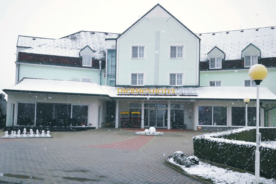 Thermenhotel Kurz ****