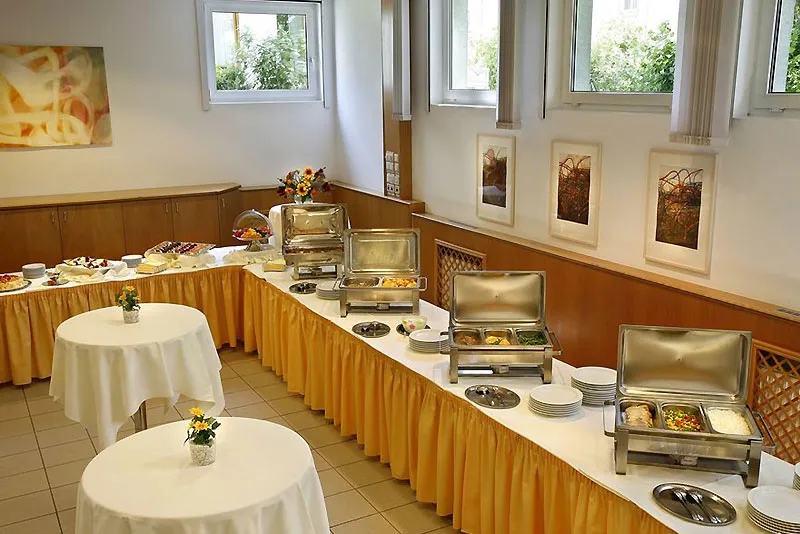 Am Spiegeln dialog.hotel.wien