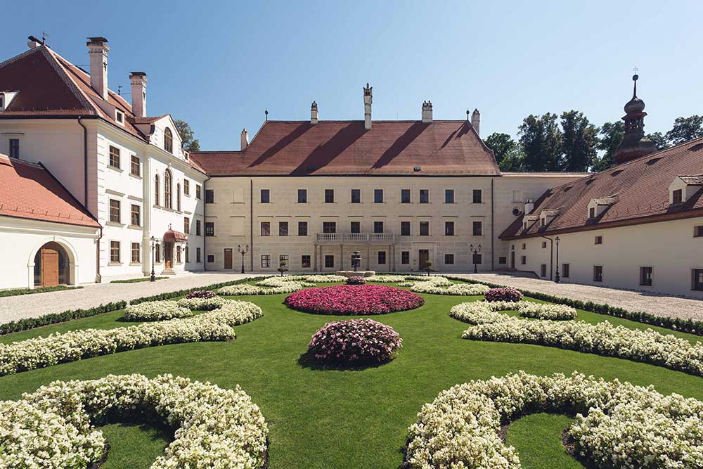 &copy; Schloss Thalheim