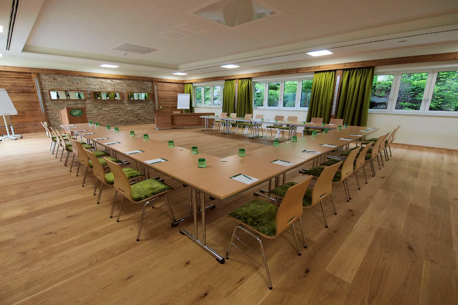 Gartenhotel & Weingut Pfeffel ****