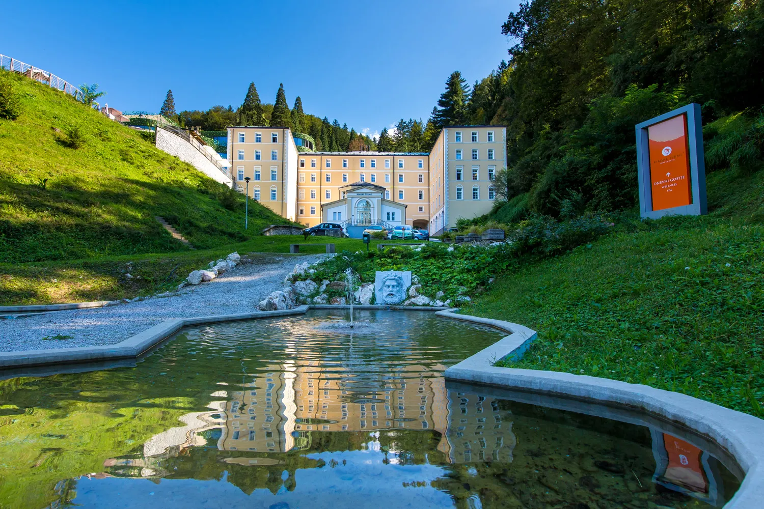 Hotel Zdravili&scaron;ki Dvor ****