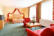 &copy; Ballonhotel Thaller ****